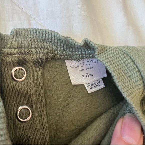 Grayson Collective Baby Bubble Sweashirt Romper in Green Forest Print Size 18 Mo - Picture 6 of 10